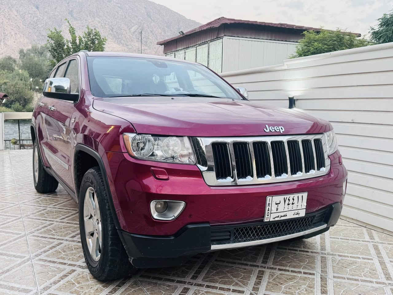 السلام عليكم جيب خليجي 2012 مكفوله من الصبغ والتبديل. بيها كم مكان بارد فول الفول لمتد بانوراما ماشية 120 *********** السعر 180 وبيها مجال
