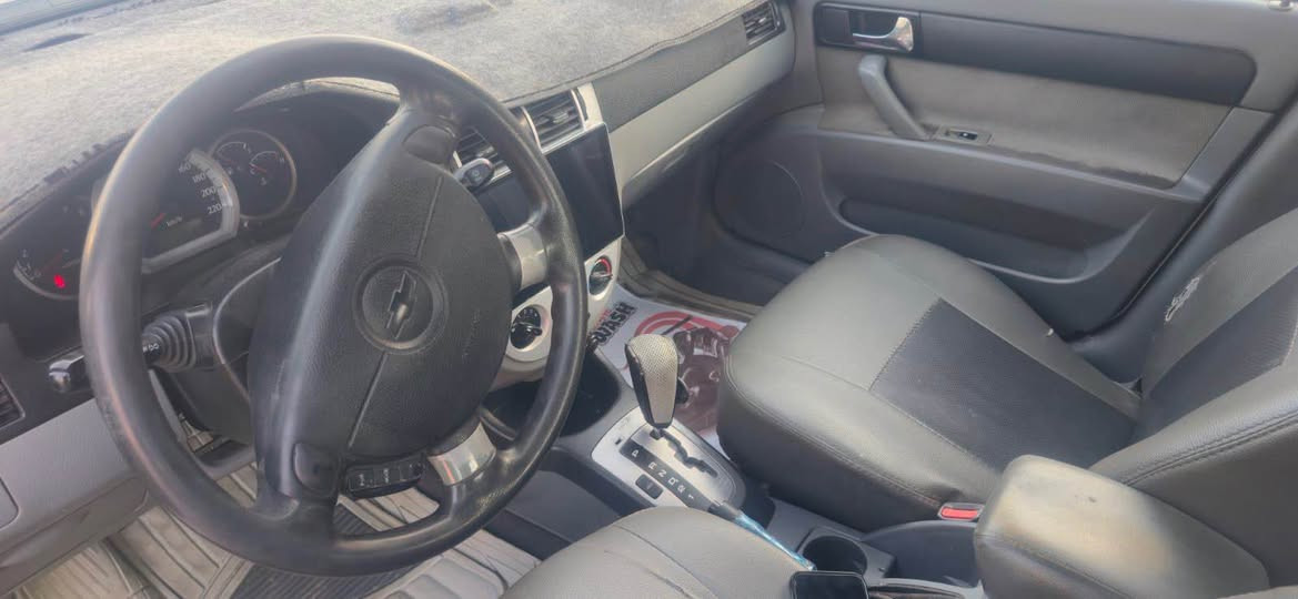 ئۆپترا مۆدێل ٢٠١٢
تۆماتیک شاشە ئایپاد 
گێڕ و مەکینە و کارەبایی و تەبریت سارد و گەرم بە شەرت
زەڕبەو لێدراوی نیە
٢ پارچە بۆیاخی هەیە
چوار تایەو ویلی لۆکی لە ژێرە
ڕەقەم ئەڵمانی سەنەوی اسڵی بەشەرتی حاسیبەو ئەوەلیات و ماڵی مەدەنی
نوقسانی تیا نیە کامل جاهیزە 

٥٦ گەڵاو مەعامەلەیە برایانە
موشتەری نیت ڕەحمەتت لێبێ سەرمان مەئێشێنە
کەلار
*********** 

ئادمین 🌸 كالار, السليمانية
