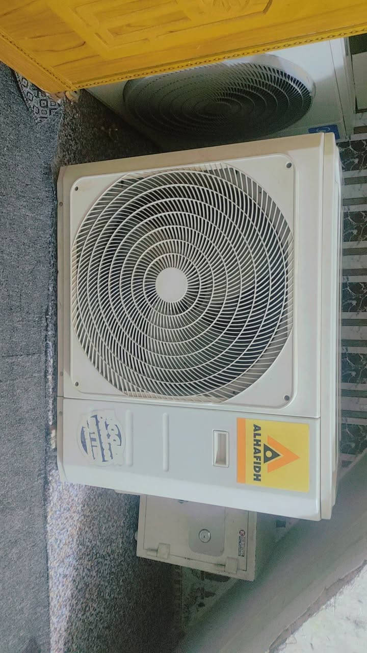 اغراض للبيع سبلت عمودي حافظ مستخدم العام طنين وثلث سعره 759 وسبلت ميديا عمودي بس بورياته تعبانه طنين وثلث سعره 709 مجمده جديدة بعدنا اسقاطها ممسدديها 16 قدم سعرها 300 ثلاجه سعرها 100 براد سعره 50 غساله سعرها 30 واكو اغراض بعد عدي للبيع للاستفسار ***********
