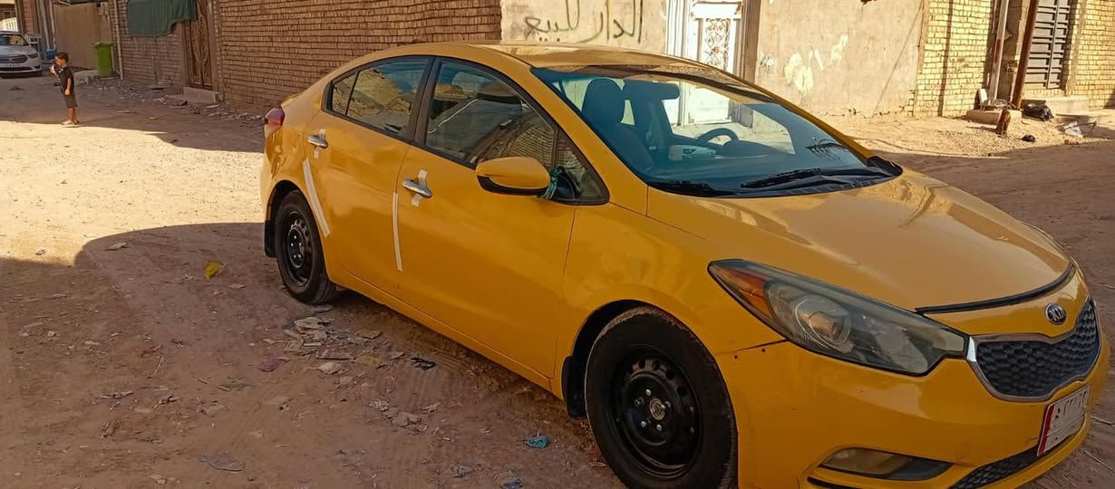 سلام عليكم شباب كيه فورتي موديل16
سياره حلوه ونضيفه امصفره هيه وقرامت
حدثه بنيد وجاملق  فقط 
سعر 105وبيه مجال لطيبين
رقم تليفون ☎️ ‭***********‬
