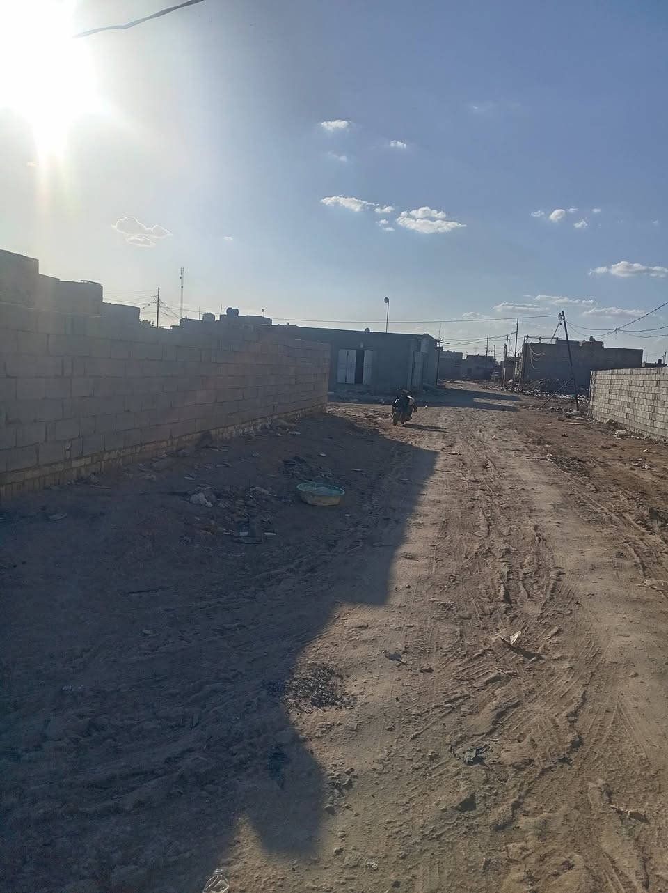 عرصه 150 متر زراعي منطقه ال ابو جاسم قريبه عالشارع قبل مجمع الغدير السعر 11 وبيها  وبيها مجال ***********
