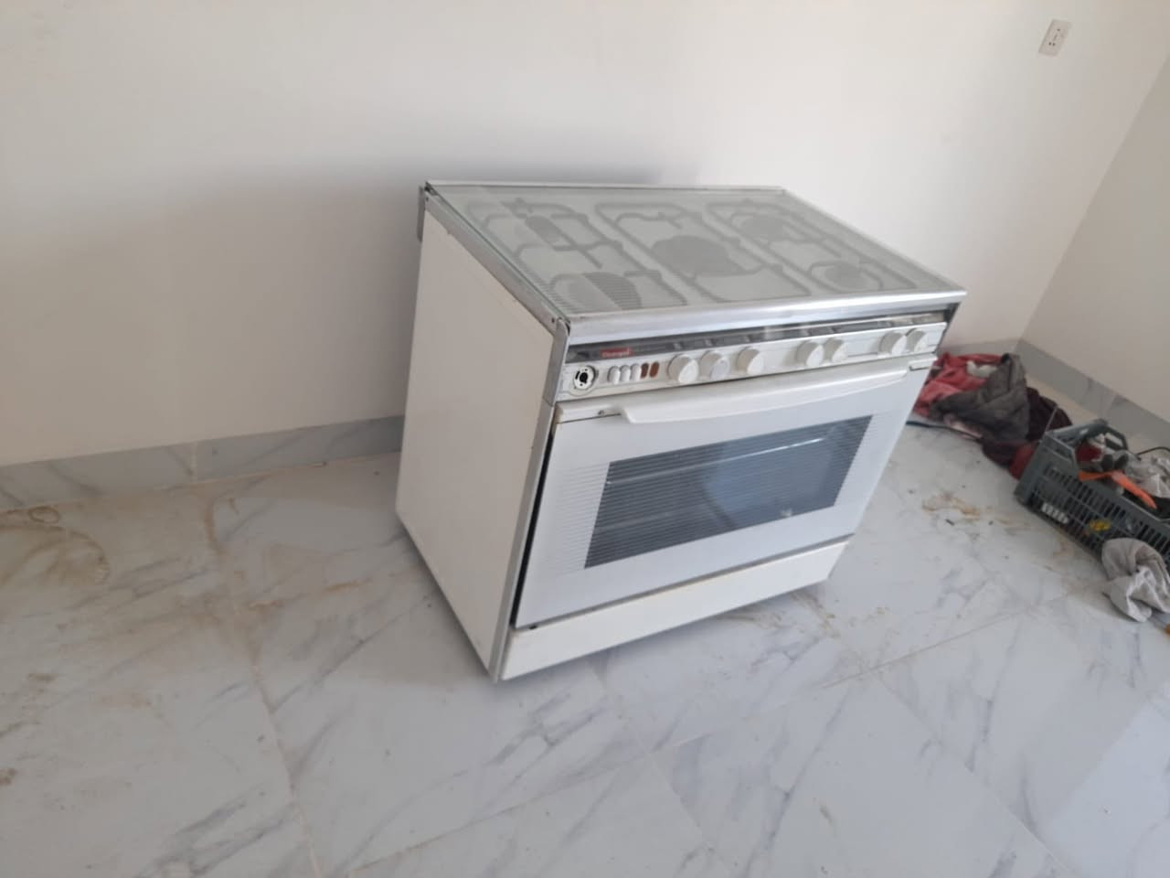 طباخ للبيع ايطالي نظيف كله شغال اتصل على الرقم ***********
