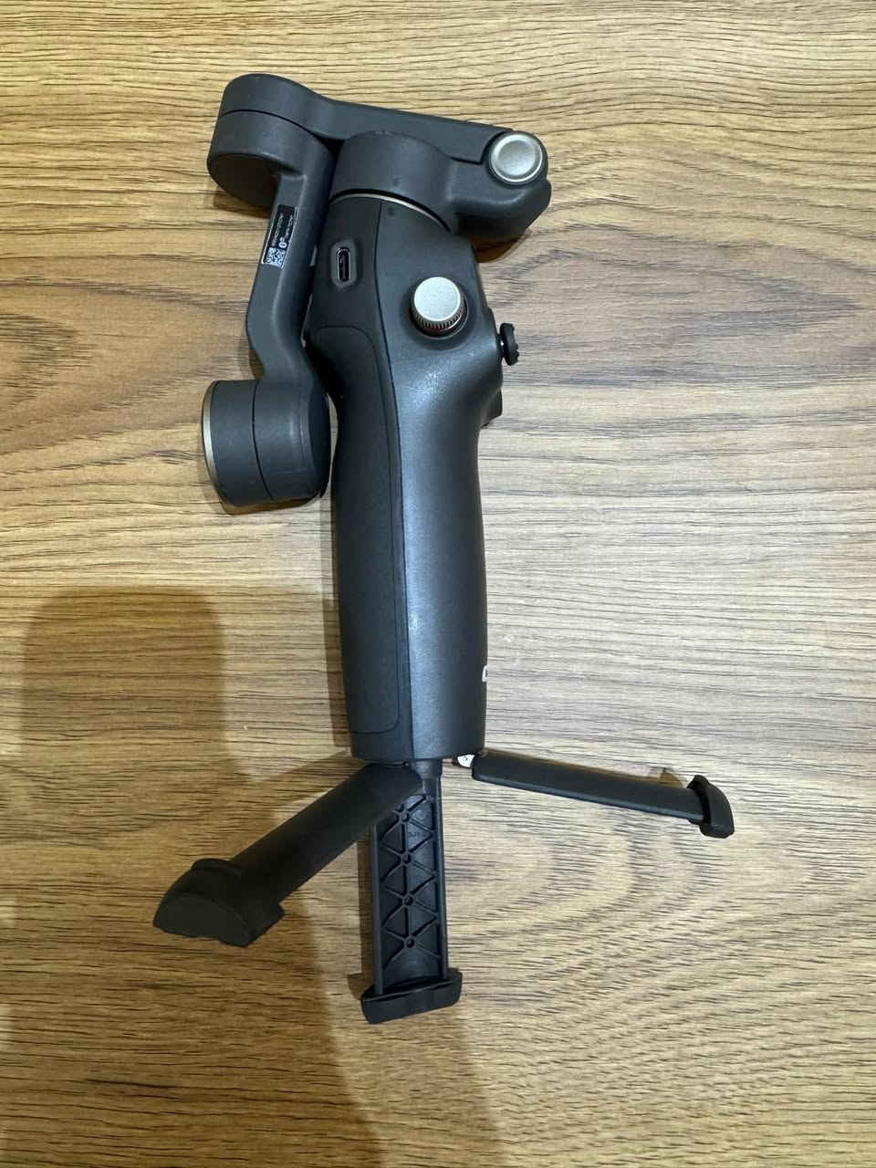 للبيع DJI Osmo Mobile 7P
مانع اهتزاز احترافي للموبايل بحالة ممتازة جداً، استخدام خفيف ونظيف، كامل الملحقات والكارتون الأصلي.

* تثبيت احترافي 3 محاور (Gimbal)
* تتبع ذكي للوجه والأشخاص
* عصا سيلفي مدمجة
* حامل ثلاثي (Tripod) مدمج
* بطارية تدوم لساعات طويلة
* مناسب للفلوكات، الريلز، الإنستغرام، والتيك توك

* يدعم الآيفون والأندرويد

الجهاز كامل أغراضه الأصلية
بدون أعطال أو مشاكل
جاهز للفحص والتجربة

مناسب جداً لصناع المحتوى والناس اللي تريد فيديوهات احترافية وثابتة بدون اهتزاز.

الموقع: بغداد شارع فلسطين
السعر: 100 الف

للاستفسار مراسلة الخاص


**إذا كنت صاحب هذا الإعلان وتريد حذفه لأي سبب، رجاءا أرسل رسالة إلى الدعم الفني**