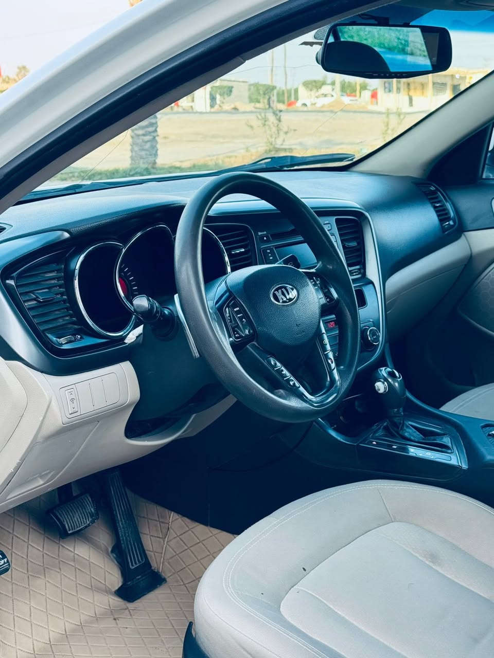 سلام عليكم كيا اوبتيما موديل ٢٠١٤ خليجيه مكينه كير مكفولات وضع لشركه جاهزه من تدفئه وتخم تاير تبريد حداديه علمآ لسياره بيه تلث قطع صبغ بدون حادث عنوان واسط ١١٨ بيها مجال حك لجيه  ***********  ***********
