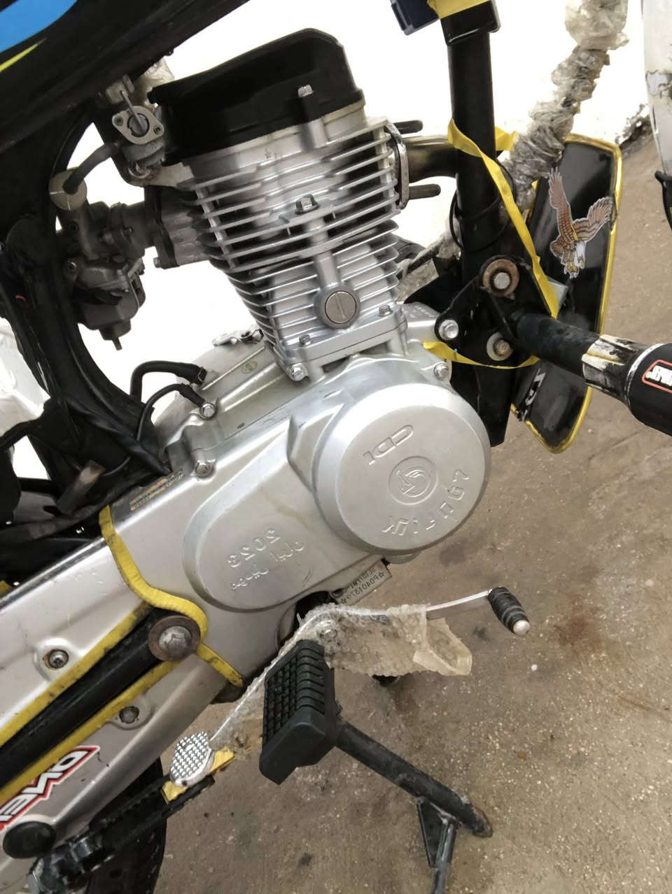 اسلام عليكم تايكر اربعه كير موديل 23 للبيع وترهم مراوس بيهه بس الويل الخلفي بي عواج بس نصعد عليهه 3 اشخاص متئثر دراجه شلعه ومعدل فول صلنصه رياضي مكاني رمادي خمسه كيلو


**إذا كنت صاحب هذا الإعلان وتريد حذفه لأي سبب، رجاءا أرسل رسالة إلى الدعم الفني**