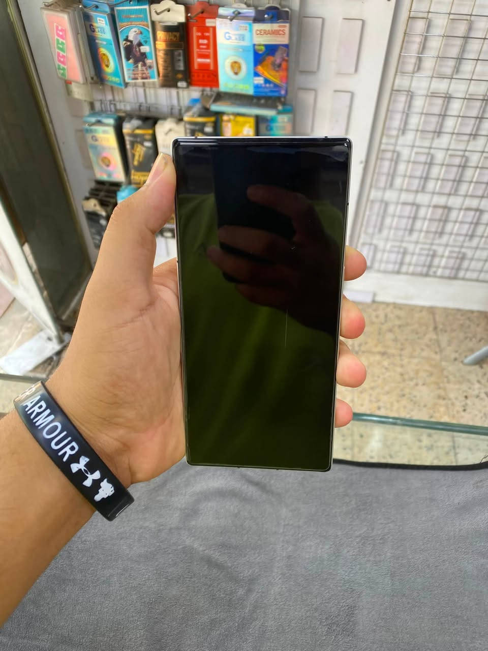 ريد ماجك 10 برو
ذاكره 256
120 فريم ببجي
مروحه داخليه 
كارتونه وغراض كامل 
الجهاز كل خلل ما بي عده طبع خفيف بل شاشه موضح بل صوره ما مأثر عل شاشه السعر (750)
المكان بغداد الجديده 
للتواصل واتساب (***********)
