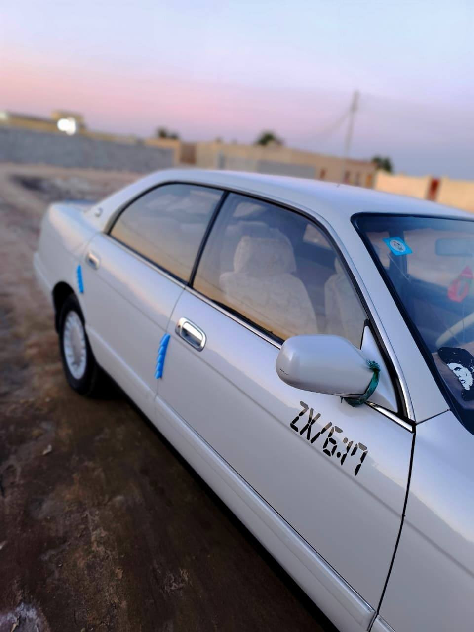 السلام عليكم النوع بطه للبيع1994 رقم ديغار دولي سنويه جديده 30 مكفوله كفاله عامه  من الصبغ واضربه والفتح محرك جديد 2.5 حداده جديده تبريد شغال سعر 66 مكلف بالنشر رقم الهاتف  ***********
