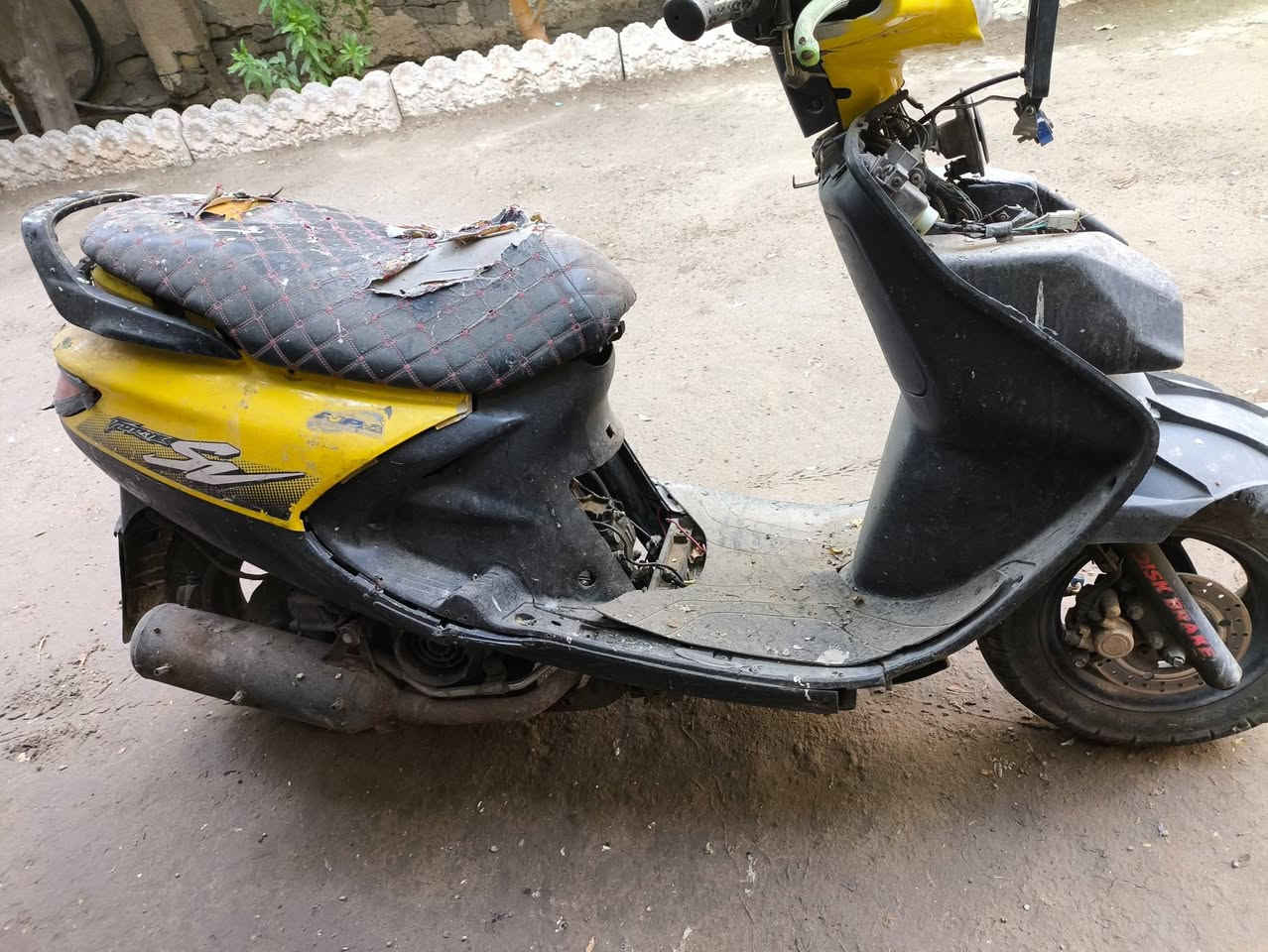 السلام عليكم ورحمة دراجتين للبيع ياماها وكامكو
الكامكو تحتاج فقط تجفيت والياماها فقط تنضيف بلك وشوته وكابريتر للأستفسار
***********
