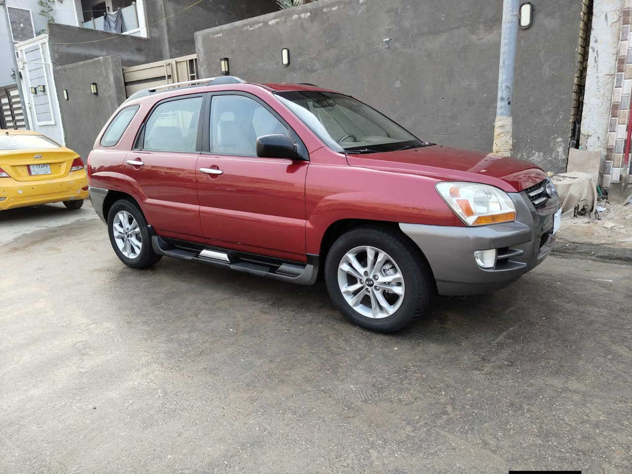 كيا سبورتج موديل 2007
رقم بغداد ب اسمي تحويل مباشر 
وارد امريكي مكفوله من الضربه والعيب الشرعي 
كير ومكينه كفاله حتى من الفتح 
جاهزه سياره كير محرك حداديه كل نقص مابيها  سياره جديده ومامتعوبه وشرط احلى من الصور 
السعر 105 وبيها مجال بصيط
***********
