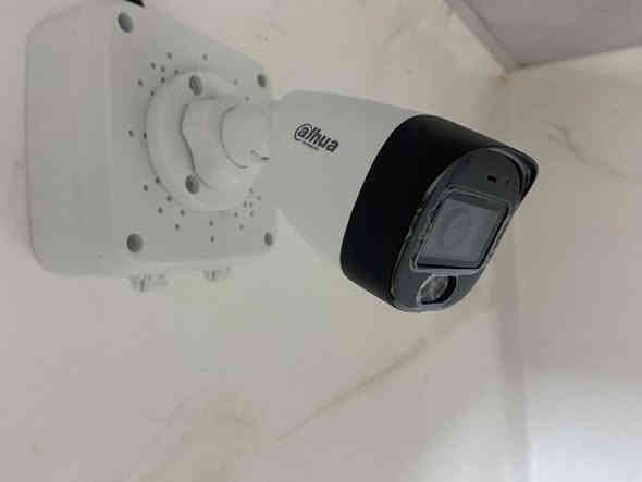 اختصر الزمن والجهد وتمتع بالجودة
سلام عليكم 
تم تأمين محل احد زبائننا ب ٤ كاميرات من شركة دهوا 
دقة ٢ ميكا 
صوت وصوره 
ليلي الوان 
ضمان سنه استبدال 
# العنوان #
كربلاء/ طويريج/ شارع البلدية/ مجاور المستوصف الطبي 
# هاتف #
***********
***********
جملة- مفرد 
اسعار خاصة للمنصبين
