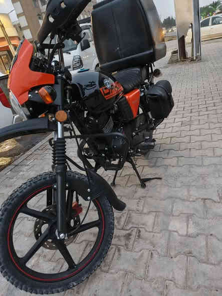 سلام عليكم دراجه دايون للبيع موديل 2025  دراجه رقم أربيل لوحات ثنين انكليزي دراجه اخت الزيرو ماشيه 70كيلو
ويل 18 محرك 200 سعر2350 وبيها مجال
مكاني النجف
موجود تصال وتساب ***********
