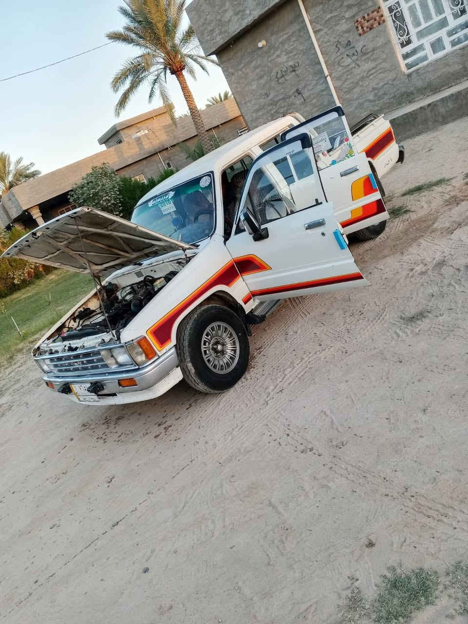 سلام عليكم بيكم قديم موديل 87كير ومحرك بس المحرك بيه خيط تبقين باور ستيرن تخم تايرات جديد شاصي نضيف قطره خياس مابيه سياره حلوه مكاني بغداد 
السعر 42$ وبيها مجال الاستفسار ***********
