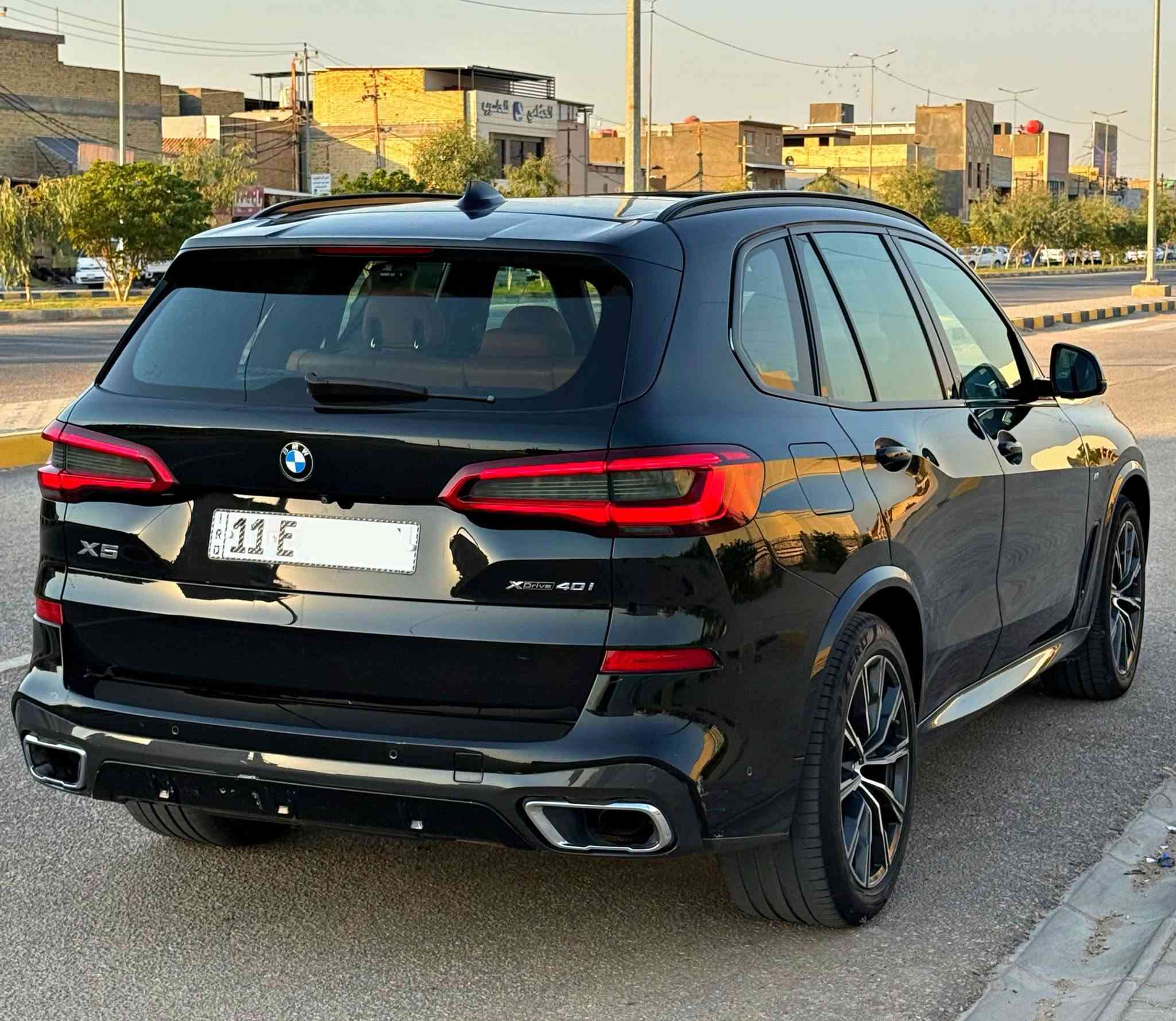 السلام عليكم
للبيع فقط  bmw X5 40i وكالة العروش موديل 2019 
محرك 6 سلندر 
السياره فول مواصفات ام باكج بلادي 
مغلفة ppf بلكامل ضمان 10 سنوات
صيانة وتبديل دهن بوكالة العروش
ماشيه 90 الف
بيهه فقط صبغ باب وجاملغ خلفي بلا حادث بلا اي ايرباك 
السعر 31,500 $
***********
