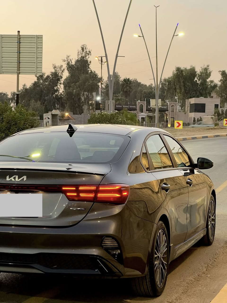 السلام عليكم
كيا فورتي جيتي لاين 

مرقم اربيل جديد

موديل 2023
فحص وهزة جديدة مباشر تحويل 

ماشيه 19 الف ميل 

الضرر 

سرقة جاملغ السايق بدون دواخل بدون ايرباك وفقط هلقطعه صبغ بالاضافه الى اصباعتين بارد بزاوية البوند

شرط الفحص والسونار 

.

المواصفات
جيتي لاين بدون فتحة سقف

بصمة

اضاءة ترحيب

شاشة كبيرة

تو ويل 

رادار امامي

رادارات جانبيه 

هاند بريك بصمه 

كروز سرعه 

وبقية الموصفات المعروفه 

.

الموقع الموصل حي نركال 

لمعرفه السعر علق برقم 1
او تواصل على الخاص
او الاتصال على الرقم
***********
