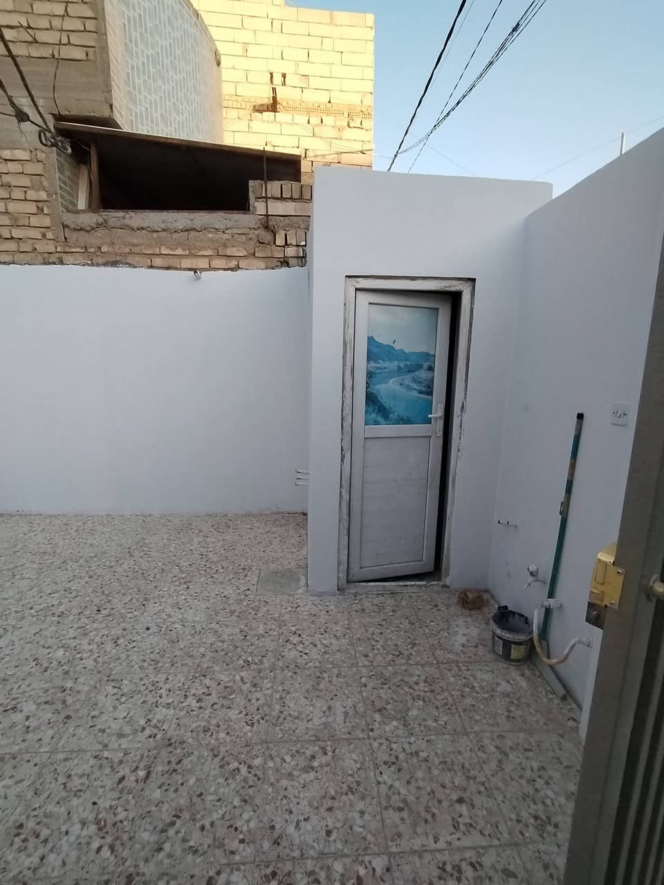 دار للبيع ١٢٥ متر حي ميسان قطاع ٢٣ شارع عوده
يتكون من غرفه و صاله و ستقبال و مطبخ و صحيات 
السعر ١٠٩
للستفسار ***********
