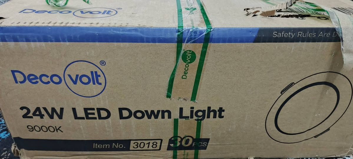 سبورت لايت للبيع متوفر ٣٠ قطعه
القدرة: 24 واط (24W)
شدة الإضاءة: حوالي 2000 لومن (إضاءة قوية)
لون الإضاءة: 9000 كلفن (أبيض بارد جدًا – يميل للزرقة)
حجم الفتحة (Hole Diameter): من 180 إلى 190 ملم
الميزة: حماية للعين (Eye Protection)


**إذا كنت صاحب هذا الإعلان وتريد حذفه لأي سبب، رجاءا أرسل رسالة إلى الدعم الفني**