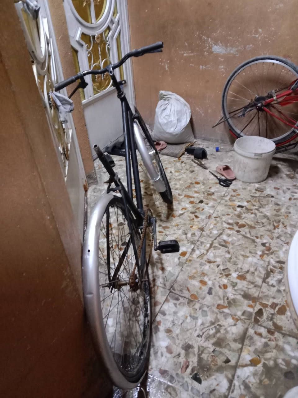 السلام عليكم بايسكل البيع سعر ١٥.  ماكاني بغداد ***********
