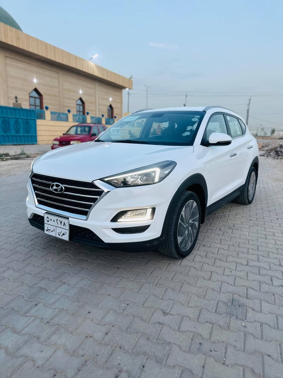 سلام عليكم توكسان 2019 وارد خليجي سيارة بأسم شركة تريد تحويل تريد وكاله موصفات السياره بصمه تحكم ستيرن صوبين ٥ ويلكب مري شفط ترحيب بلبيان شاشة أيباد كبيرة تبريد قطعتين مكينه 2000 ثلاجة لد امامي خلفي أي بي أس مانع انزلاق حساس اقتصادي مال بانزين منظومه زنون وبيها هواي مواصفات ملاحظة بيها بخشم الجاملغ الايمن صبغ والبنيد بي صبغ بالباب الخلفيه بيها كارت مكفوله من كل ضربة قوية كير ومكينه وضع شركه تدفئه تبريد وضع شركه حداديه جديده تخم تاير جديد بالعافيه على الي ياخذها السعر 180 وبيها مجال المكان نجف لاستفسار الاتصال ***********
