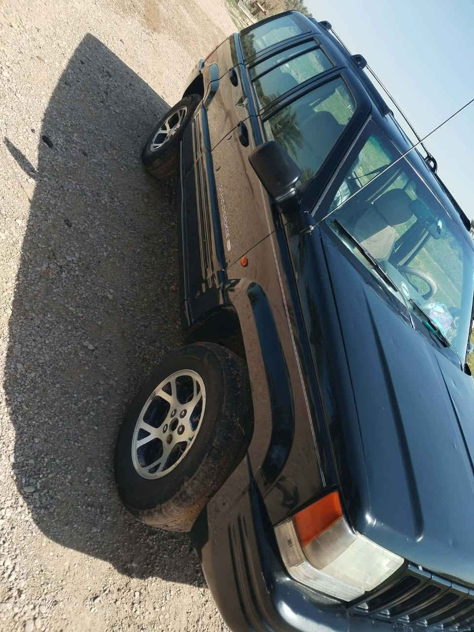 سلام عليكم جيب شيروكي موديل 95  البيع سيارة بلاادية من كال نواحي السعر 45 أوبية مجال المكان ديالى مندالي ***********
