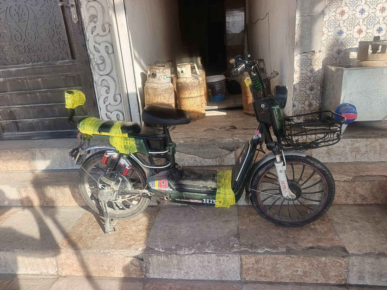 للبيع بسعر مناسب  بطارياته زينات  ***********
