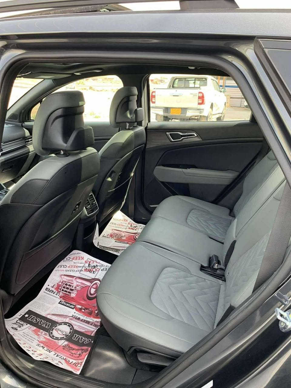 السلام عليكم
كيا سبورتج اكس لاين موديل٢٠٢٣  

عداد المسافه 84 الف كيلو 

فول مواصفات 

مكينة 2500

بصمة 

بانوراما 

فول كشنات جلد كهرباء تدفئة 

شاشة كبيرة متصلة 

حساس امامي خلفي 

شحن وايرليس

رادار مانع تصادم

جنطة كهرباء

تشغيل عن بعد

تحديد مسار

حادثها  موضوح صور 

جاملغ مبدل نفس لون 

ربع بنيد مصبوغ فقط 

باقي  وضع الشركة 

رقم شمالي باسمي تحويل مباشرة سنويه هزه جديد 

السعر 214 ورقه 

اي استفسار 

*********** مهندس علي 

مكان بغداد الدورة 

غير متواجد عل فيس 

بيع فقط
