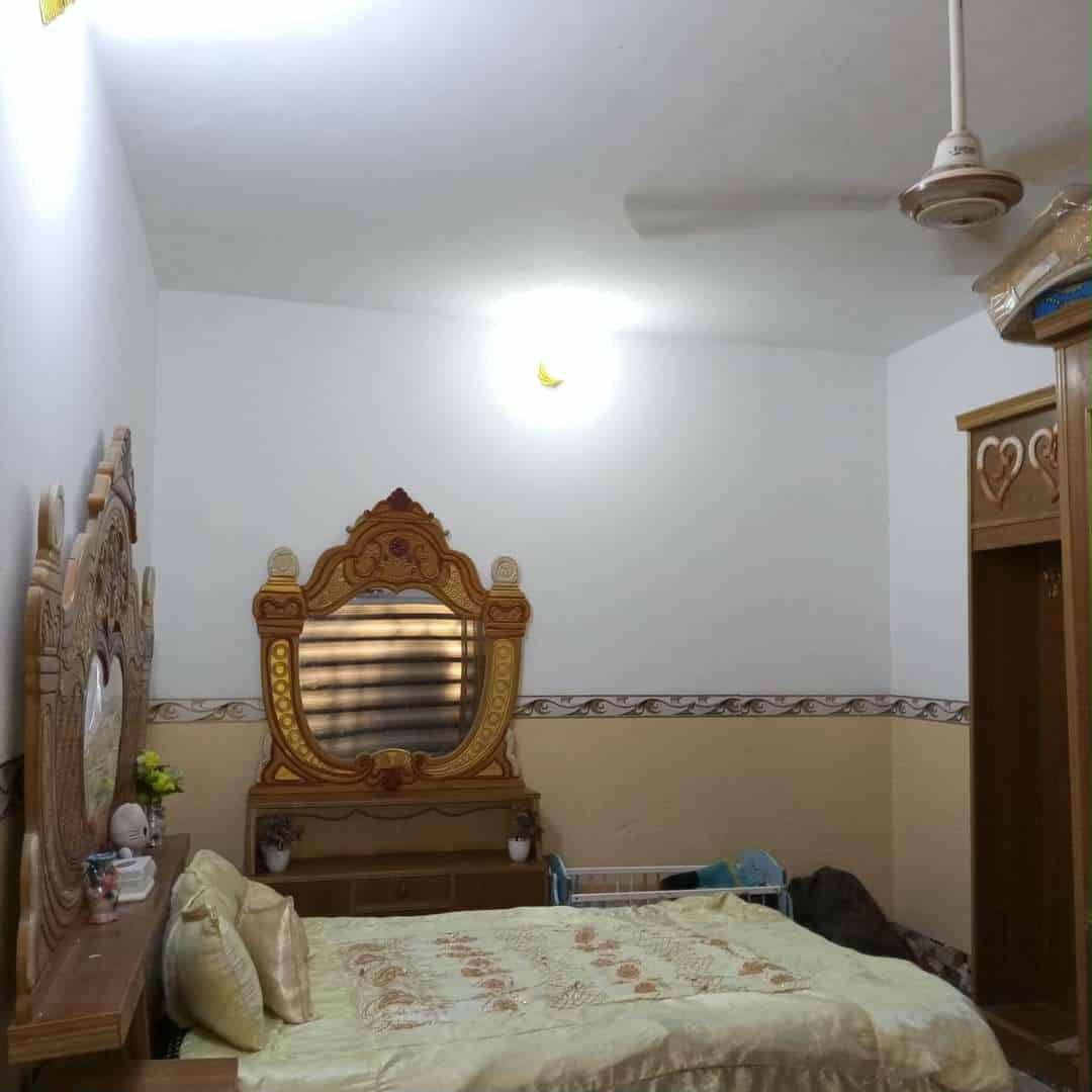 السلام عليكم
بيت   زراعي  ٣٥ مساحة  ٢٢٥ متر مربع واجهة  ١٥ نزال ١٥

شارع  عرض ٨ متر  قرب مخازن الغذئيه  يبعد عن باب الخروج مطار النجف حوالي ٦٠٠ متر 

يتكون من ثلاث غرف نوم  ٦×٤ مع صاله ١١ ×٤ مع استقبال 

٨ ×٤ مع مطبخ ٥×٤  مع اثنان  حمامات  داخليه وخارجيه

مع كراج ومسقف  خدمات ماء  وكهرباء  وطني ومولده شارع  يوجد خطوط لنقل الطلاب  وخدمات بلديه 

السعر المطلوب ٣٩ مليون مع  مجال محدود 

من صاحب الدار مباشره ***********

