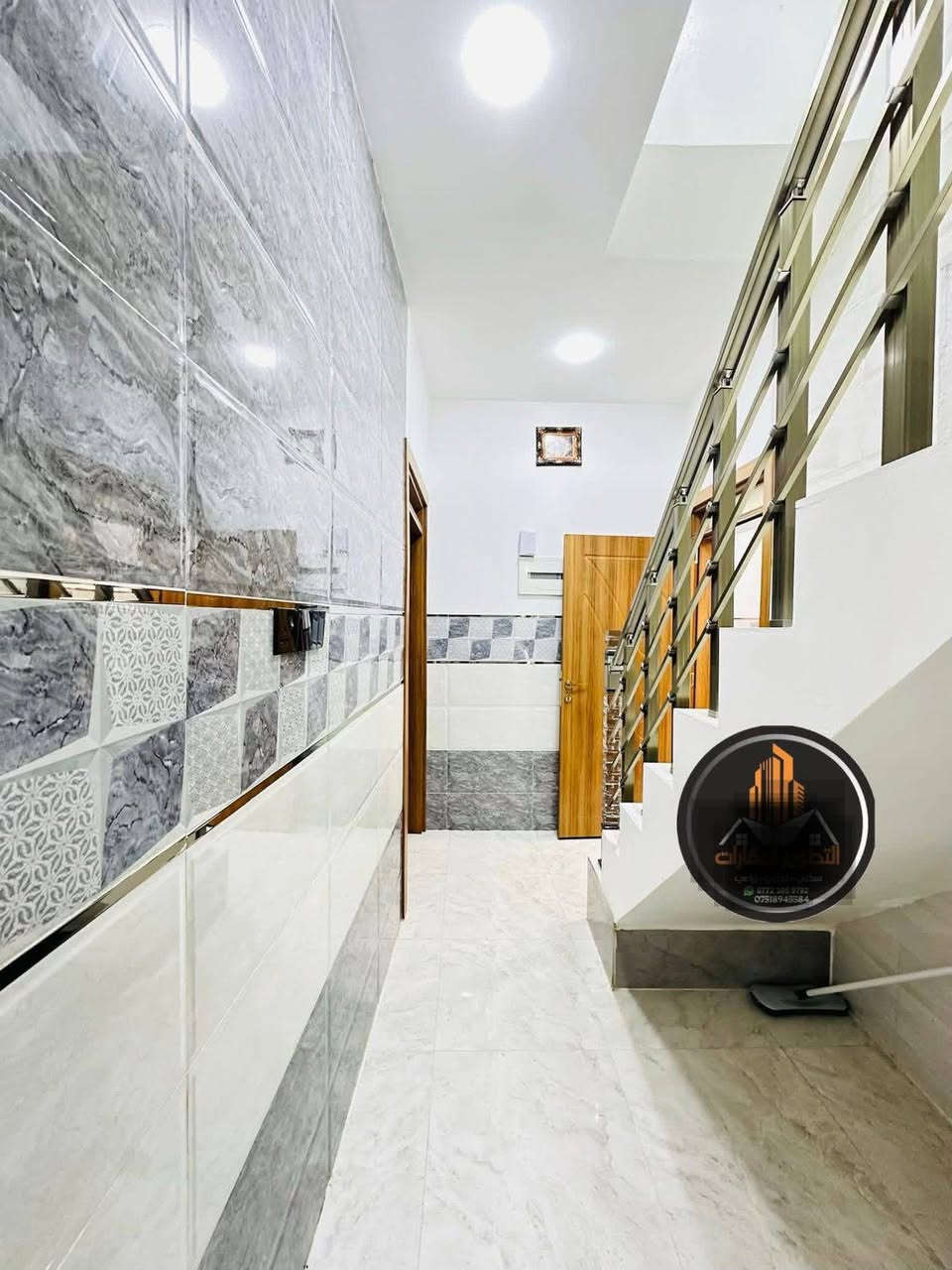 دار سكني بناء فوول VIP للبيع
موقع مميز وفرع هادى 
قريب جداً من الشارع العام
السلام عليكم دار للبيع في الشريط الذهبي 
يارمجة الشرقيه (الشريط الذهبي) 
مساحة 100 متر 
اتجاه قبله 🕋 
واجها 5 عمق 20
طابقين كامل وبيتونه  
يحتوي الطابق الاول غرفه وهول واستقبال وصحيات داخليه وخارجيه 
الطابق الثاني غرفتين نوم غرفة اطفال وهول وصحيات 
بناء جديد 2025 درجة اولى 
البيت جبس بورد كامل من المطبخ الى البيتونه 
جزامه +مكان ماطور ماء في الكراج + مكان صونده
سند طابو 📑 
تعاقد مع الشرعي 🔄
تحويل مباشر 🫆

للاستفسار 
الاتصال على الارقام ***********.     
***********
