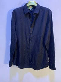 قميص اوروبي • قياس اكس لارج • اسود قوي