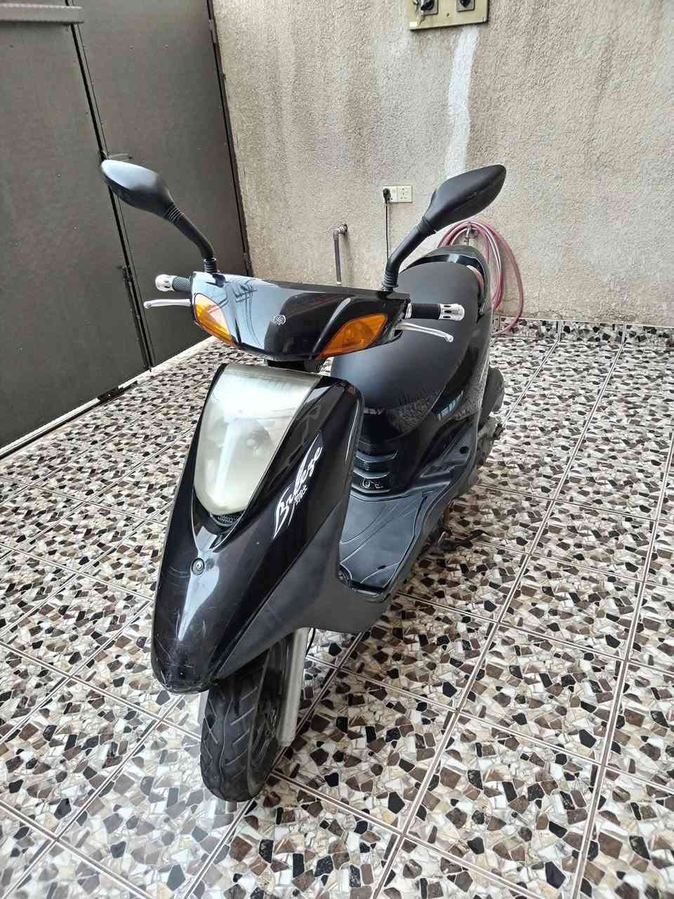 السلام عليكم
دراجه بريز للبيع مكينه خرسه بلاديه فول نعومه ممفتوح ولا برغي الكفرات بلاديه طسته ناعمه فول 
الدراجه مناقصه اي شي 
الدراجه ترايه يخبل 
السعر 875 وبيه مجال بسيط 
التواصل ع خاص 
او ع الرقم ***********
