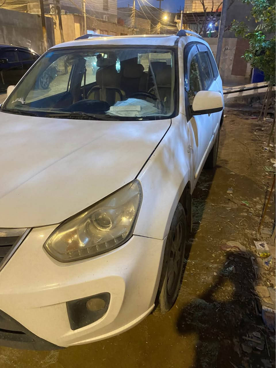 سيارة تيكو شيري للبيع نظيفه محرك نظيف كير كهربائي موديل 2012 صار بيها حادث خفيف ومعدل بس ينصبغ مكان الحادث تبريد تدفئة شغالات باسمي رقم بصرة جديد سعرها  47 رقم *********** البصرة, العراق
