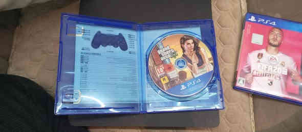 بلاي 4 سليم اون لاين للبيع السعر 350 وبما مجال قليل للطيبين مكان موصل الرقم الهاتف*********** نظيف 100%
