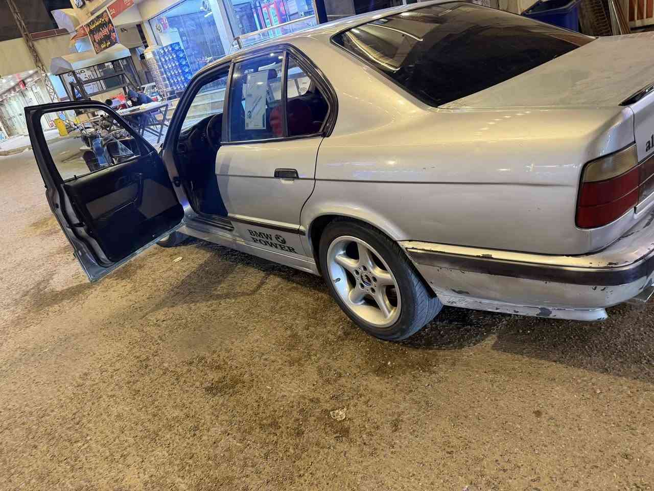 سلام عليكم مرخصت الدمن شنو عندك مراوس نزل سياره كلش حلوا ومتعوب عليها بيها نوفص بصيطه  520بسمي محرك وكيل فول  (***********)فلوجه مكانها
