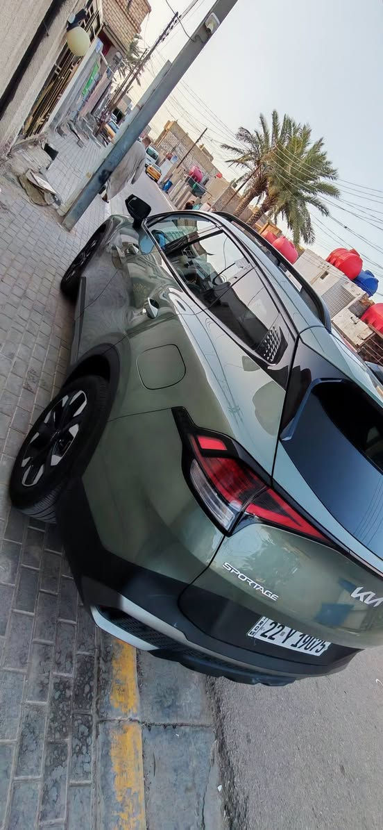 كيا سبورتج 2023فئة اكس لاين وارد امريكي  فول الفول حادث موضح بلصور لون مميز زيتوني وعلي طبقة حمايه السعر 225 بيه مال للاستفسار ***********
