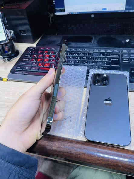 من رخصة الادمن🤍
ايفون 13 برو ماكس ذاكره 256 نموذج M نضافة 💯💯
بطاريه واحد 85 ولثاني 84 مكفولات من كلشي مع ضمان 
السعر الواحد 680 العنوان انبار فلوجه شارع الاطباء القديم
*********** واتسب
