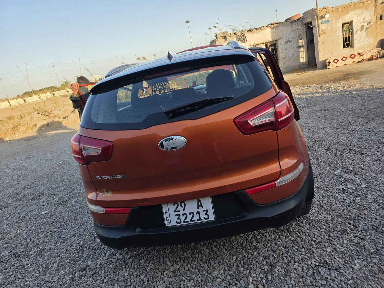 السلام عليكم سبورتج 2013 سياره جاهزه وخير من الله خليجيه ربع ماذب عليه ترايك وين ميعجبك سياره بسمي هزه ورقم جديد صار سبوع  السعر ١٤٠ وبيه مجال لشراي كلشي كدامك شراي تصل مو شراي لا تتصل ***********
