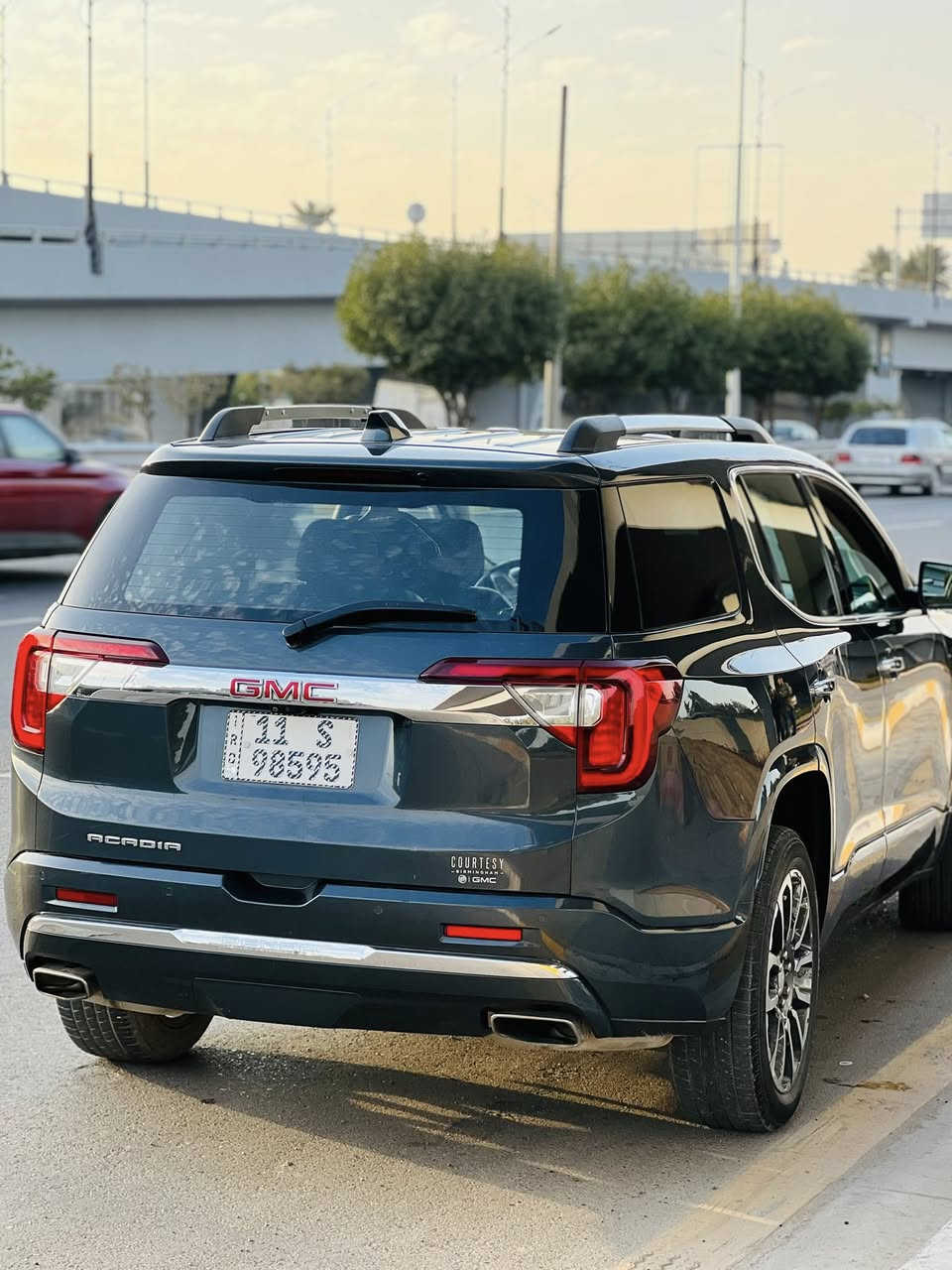 📍السلام عليكم 🫡
📍 للبيع او مراوس📍

📍جي ام سي اكاديا دينالي لون حبري
📍كندي
📍موديل;2020
📍محرك.6 سلندر  
📍رقم بغداد (تحويل)
📍. محرك وكير كفاله   
📍ماشيه (90) الف كيلو متر      
📍حادث سياره  جاملغ السايق وربع البنيد بدون دواخل ايرباك ستيرن فقط  (شاصي ولغد كفاله)
📍مواصفات
📍اشاير بلمري + مري شفط
📍خمس كامرات امامي + خلفي + جوانب 
📍فتحه سقف بنوراما منفصل
📍 عداد داتاشو 
📍كشن سايق خزن ميموري  
📍تحكمات ستيرن
📍حساسات خلفي جوانب 
📍كشنات جلد اسود
📍تشغيل على  بعد
📍بصمه تشغيل  
📍سبعه راكب 
📍بصمه ابواب 
📍شاشه كبيره 
📍شاشه اعطال 
📍كشن امامي كهرباء + تدفئه تبريد 
📍كشنات خلفيه تدفئه منفصل VIP
📍تبريد 3 قطع 
ملاحظه : السياره دينالي هواي مواصفات بيها بعد
📍السعر : 235وبيها مجال
📍مكان السياره بغداد / الغزاليه
للاتصال : ***********
 متواجد واتساب
