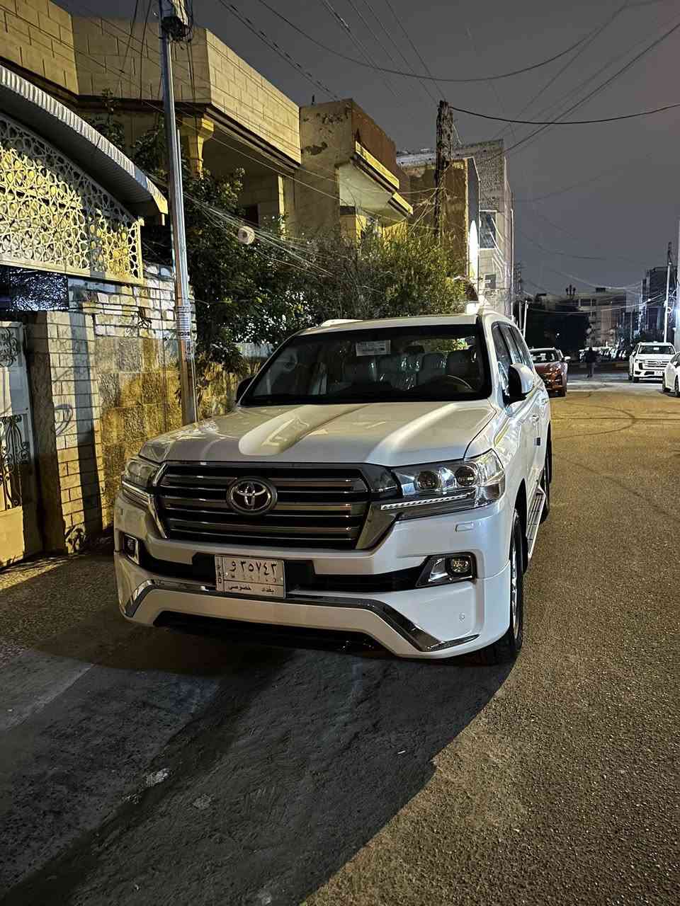 سلام عليكم لاندكروز موديل 2018 بريم فول مواصفات خليجية مكفولة ماشية 1000 السعر 510 العنوان بغداد البنوك ***********
