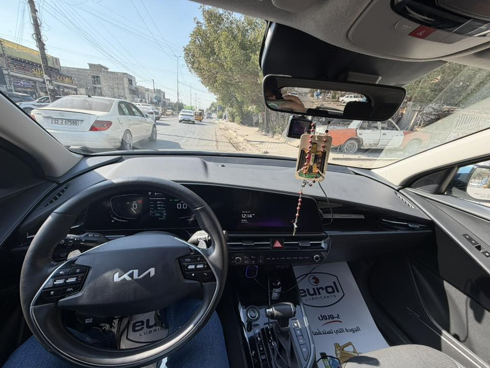 Kia Niro هايبرد ( sx) 2023
(يعني المواصفات العالية والاقتصادية )
كيا نيرو 2023
مكانها بغداد الرصافة 

•   🛣️  المسافة المقطوعة    - 24 مايل 
----------------------------------------  
📅 الموديل: 2023

⚙️ المحرك: 1600 سي سي
📏 الممشى: 24 مايل فقط
🌍 الوارد: أمريكي
🛠 الضرر: كما موضح بلصورة فقط
بدون صبغ بدون تبديل شرط فقط بارد 
🎯 الويل: 18 إنش
• ناقل حركة أوتوماتيك
• نظام اقتصادي موفر بالوقود
• شاشة لمس
• Apple CarPlay & Android Auto
سيارة فول مواصفات
• حساسات + رادار
• رادار مري
• دواخل جلد 
• ترحيب بلدخول
• بصمة اباوب
• شاحنات وايرليس
• شاحنات بلكشنات
• اضوية امامية +خلفية LED
• تبريد + تدفئة بلكشنات
• كاميرا خلفية
• فتحة سقف
• كشن كهربائي
• ميموري خزن
• مثبت سرعة
• سياقة ذاتية
• تحكم بالمقود
• تبريد امامي + خلفي
• مرايا كهربائية + اشاير بلمري
• جنوط 18 إنش
• سيارة مناسبة للاستخدام اليومي والمدينة والجناية  السيارة بيها خير من الله مواصفات الي يحب يتفضل يشوفها وهوة يقيمهة 
للعلم السيارة اني مستوردها وباسمي
لمعرفة السعر الاتصال او اكتب السعر وتصلك الاجابة
***********
