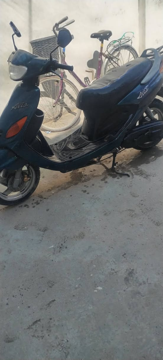 متاح دراجه لكزز فحل للبيع السعر ٢٥٠ وبيها مجال الخاص مفتوح او الاتصال *********** كلها شغاله اي نقص مابيها حله حي الامام
