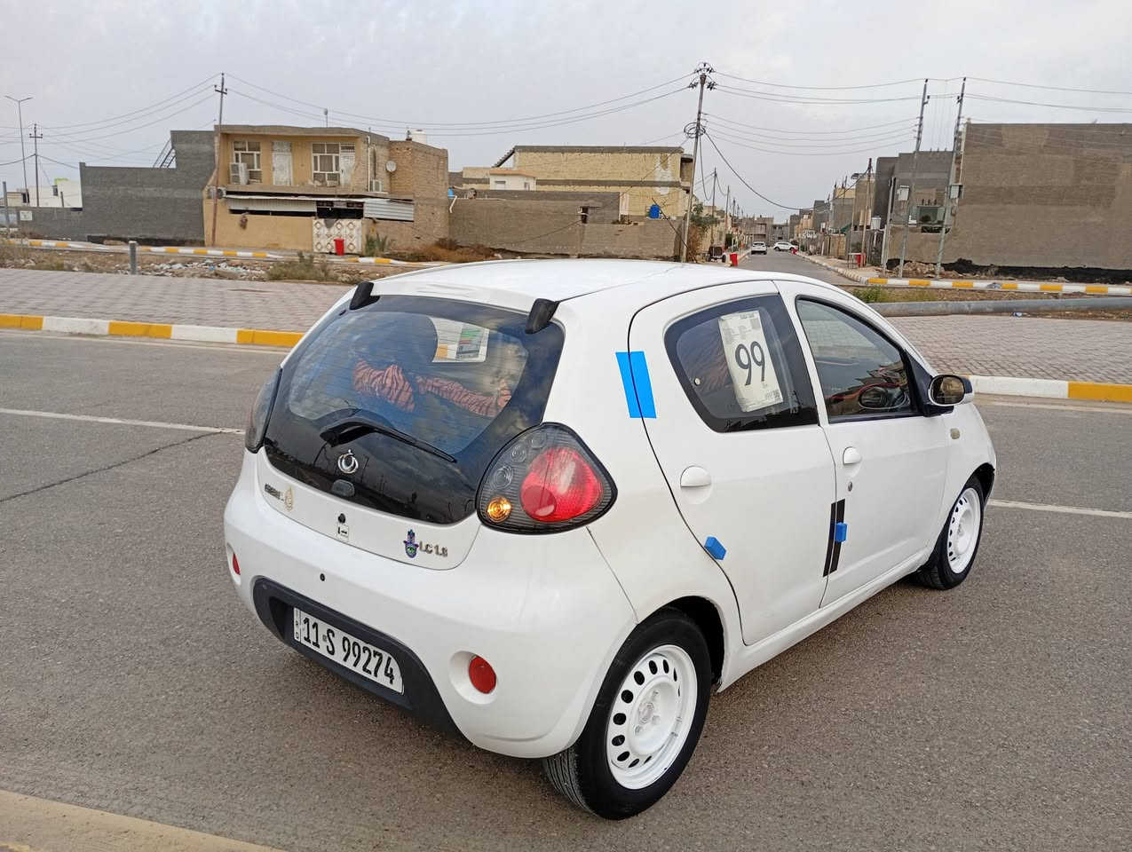 السلام عليكم للبيع باندا السيارة حلوه مابيها نقص برغي السيارة صبغ عام بدون ضرر تغير لون من برتقالي الا ابيض رقم بغداد جديد سنويه جديدة هزه السعر 43 بيها مجال عنوان الموقع واسط الصويرة فلكه الزعيم ***********
