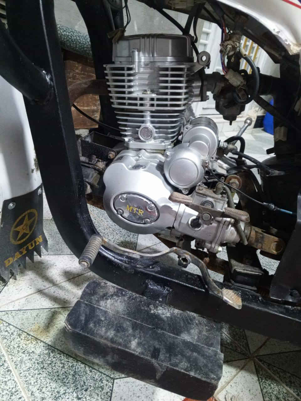 سلام عليكم  ستوته البيع مديل 2015 اوراق اصولي شاصي مكفول محرك جديد ستوته جاهزه  او خير من الله 
سعر مليون او 300  مكان ناصريه مركز مستعجل عل بيعه كلشش الرقم ‎0783 865 2563
