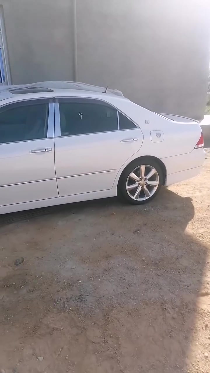 شاهينة ٢٠٠٥ قرار ١٠٢ مسقط رقم
كفاله عامه
فول مواصفات صدفي 
شاصي ٨٢
٤دكم
داخل بيجي جلد
٣ قطع تبريد
ثلاجه
كشنات استيرن كهرباء
حساسات امامية خلفيه
العنوان فلوجه
***********
