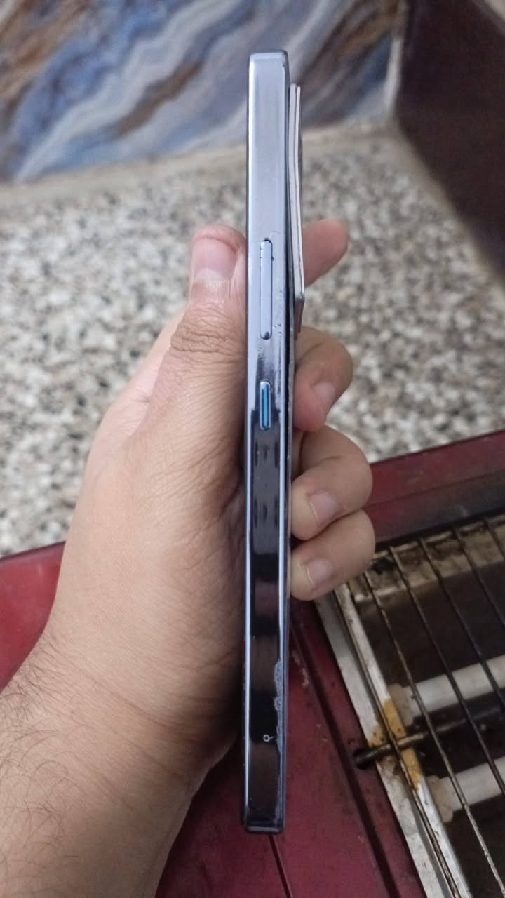 سلام عليكم جي تي 20 برو للبيع جهاز ضهر لازم تبدله او بكيفك وشاشه من اطراف مرتفعه جهاز وكع مني ومال سيمكارت ضايع وجهاز كله شغال بصمه او شاشه كله شغال شاشه فطر واحد ما بيه سعره 130 قفل قفل وعندي توصيل للجميع محافضات عراق وتوصيل يجي مغلق لين مال تفحص مقابيل مندوب لا يجي مغلق جهاز او تجي بنفسك وتفحص وسعره نار ورخيصة وجهاز كله شغال صوت مالته فول واني مشتري 450 الف بس من وكع مني كرهته رقم *********** واتساب فقط مكاني بغداد
