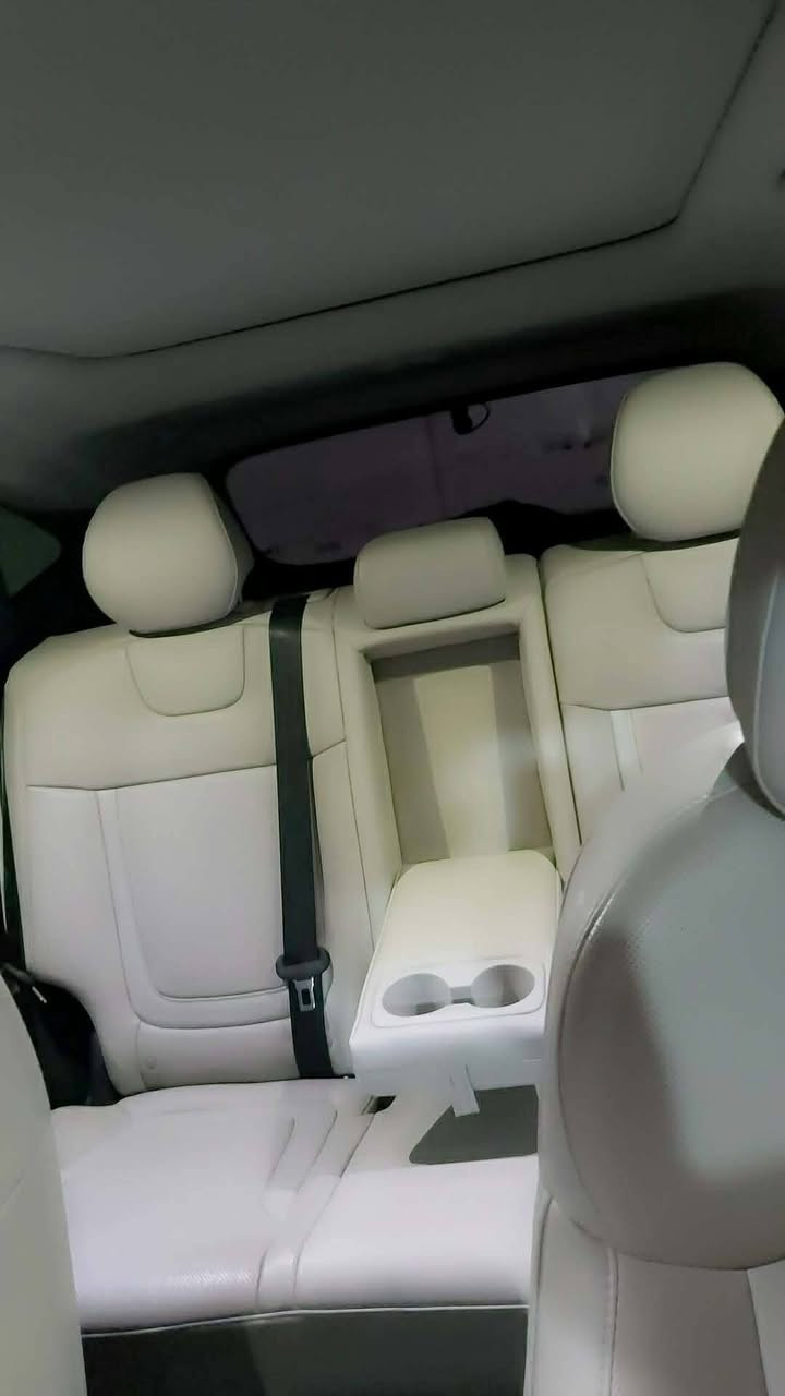 موديل2024ماشيه 19 بدون رقم تترقم جميع المحافظات
الحادث دعاميه اماميه وتعديل بارد خشم البنيد بدون ايرباك  مكفول من الصبغ والتبديل لبل واحد  ملاحظة مراوس بصيني سيل 5 او غيرها

المواصفات 

1بصمه تشغيل 

2بانوراما 

3 بصمه ابواب ذكيه من تقترب تفتح

4شاشه كبيره لمس

5 اربع كامرات  

6 شفتات ستيرن

7اشاير مري 

8 تحكمات فول 

9 انضمه قيادة 

10 مانع تصادم امامي

11 قيادة اليه وخروج عن المسار 

12 رادرات خلفيه

13 كشنات كهرباء

14 شاحن واير ليس 

15 تدفئه كشنات

16اوتو هولد 

17 زنون عالي ناصي 

18 تشغيل لكاميرات من الزر

19اطفاء ذاتي بل ازدحام 

20 دمام صوت 

21صندوك كهرباء 

22 محرك 2500

23 لدات نهاري 

24 منافذ يو اس بي

25 مرايه عاكسه للضوء 

26اناره داخليه ابيض 

27ويل كب كبير

28دشبول ايباد

29تمشي سياره بل ريمونت 

30 تشغيل عن بعد  

31تبريد كشنات 

32حساس امامي عدد 6

33حساس خلفي عدد6

34تدفئه ستيرن 

35تشغيل كاميرا بل دشبول ويا لاشاره

وباقي المواصفات ماتحضرني وبل عافيه علئ المشتري مقدما للستفسار *********** و ***********
