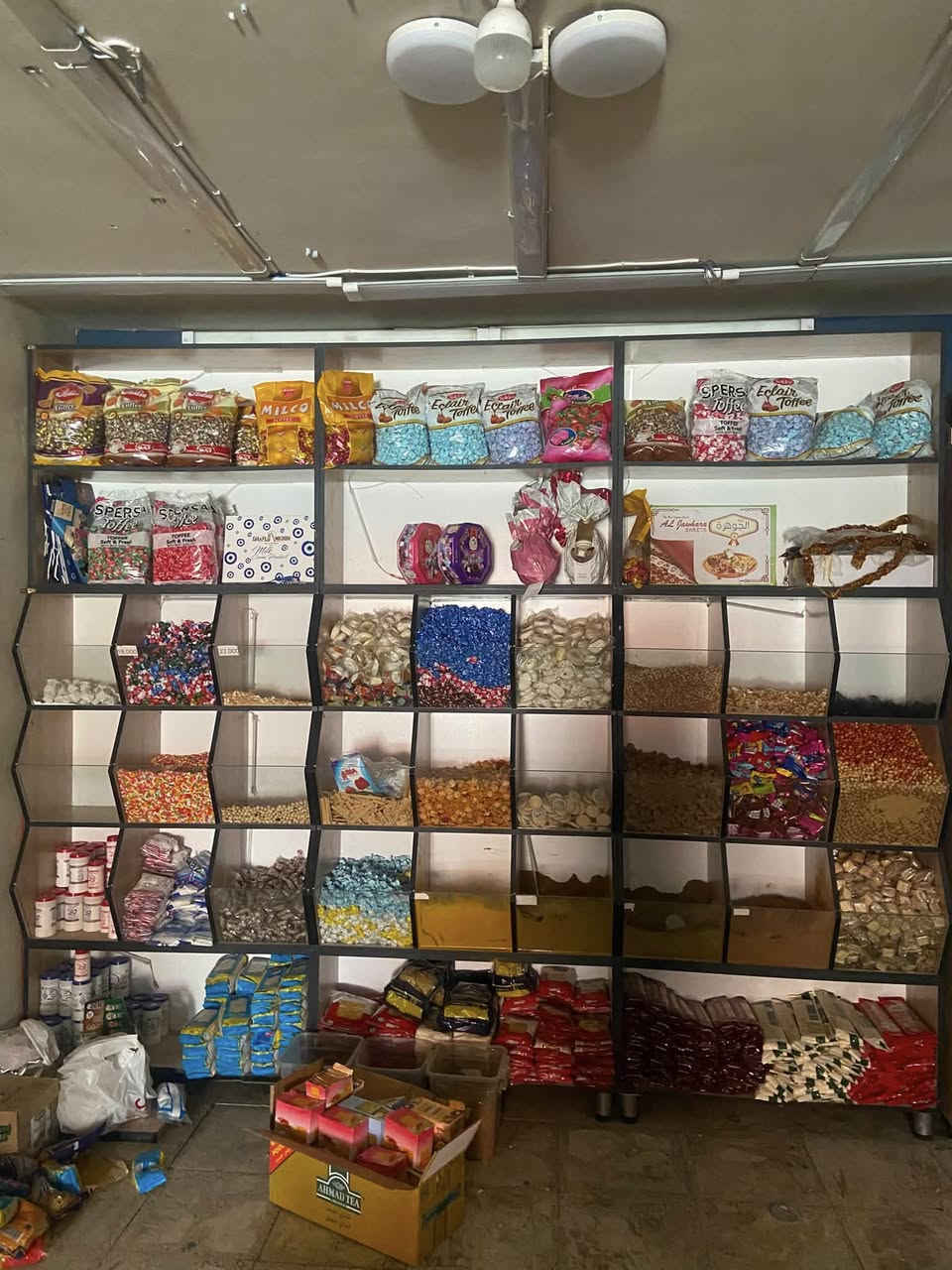 للبيع كلهن بمليون و ١٥٠ خشب مقوى mdf
قياس العارضه العاموديه ٢ و ٨٠ ب ١٥٠ 
الميز ٥ متر بمتر وربع 
والكرزات ٣ متر ب ٣ مقسمه ٣ اقسام 
اخوان ابيع شلع 
*********** 
مستعجل للبيع كلش برمضان سويتهن كلهن ب ٣،٦٠٠،٠٠٠
