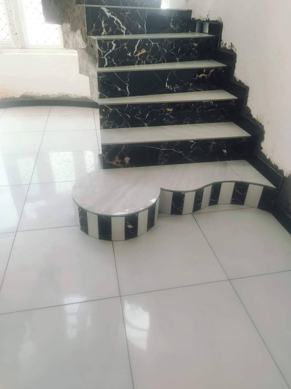 خلفه سيراميك أرضي جدران تغليف وجهات حجر شغل درجى أولى شرط شراف مهندس الرقم ***********
