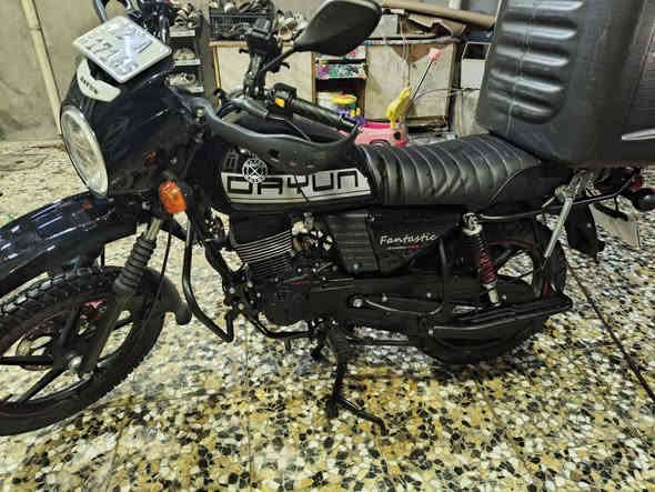 السلام عليكم دايوان جبلي
موديل2025زيرو مرقم اربيل تحويل بسمك 
زيرو ماماشيه دلفري كامله مع خوذه وصندوك كفاله عامه
السعر2850وبيهة مجال اتصال مامتواجدفيس مكلف بل نشر
***********
***********
***********
