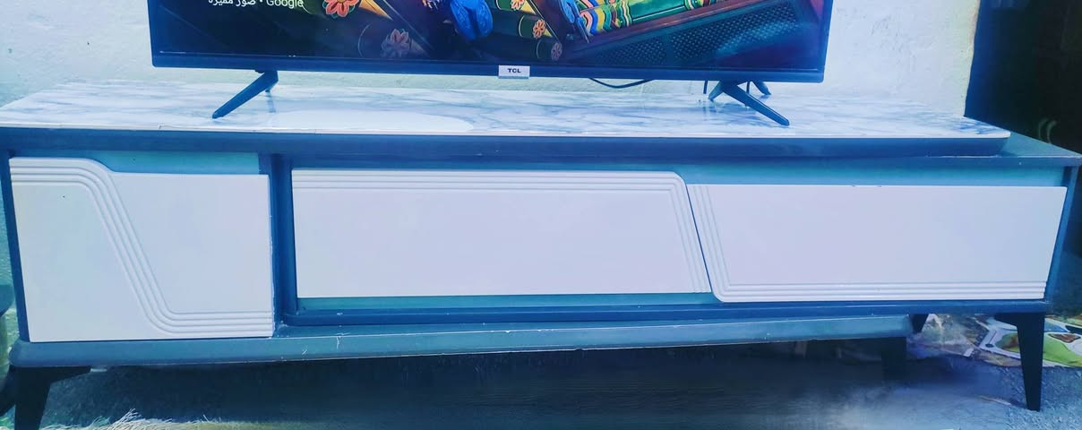 تخم مستعمل 2 قطع صغار وواحدة وسط و2 كبار وميز بلازما للبيع
***********
