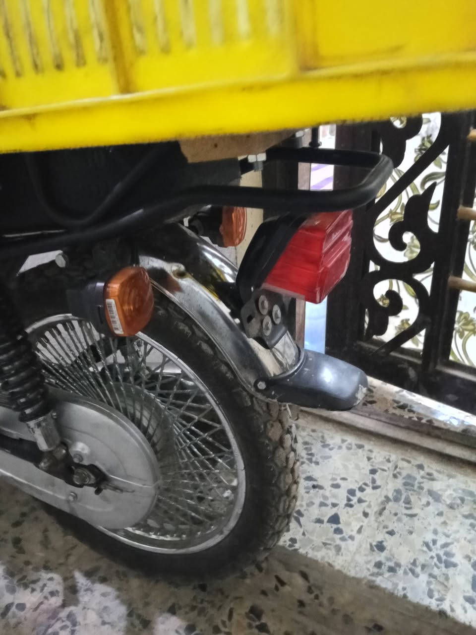 للبيع أربع كير دراجه نضيفه كلك غراض كله جديد صار شهر من مبدلات السعر 350
***********
