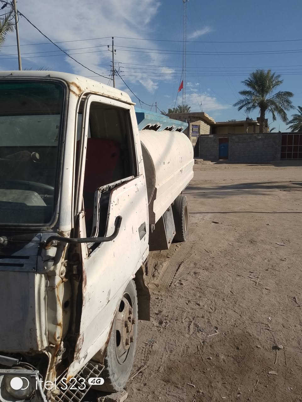 سلام عليكم من رخصت اصحاب الكروب عندي تنكرللبيع نوعيته كنترمستوبيشي مسجل بسنويه برادحموله 7طن تانكي مغلن بيع مستعجل مكان البصره كرمت علي ***********سعر50وبي مجال
